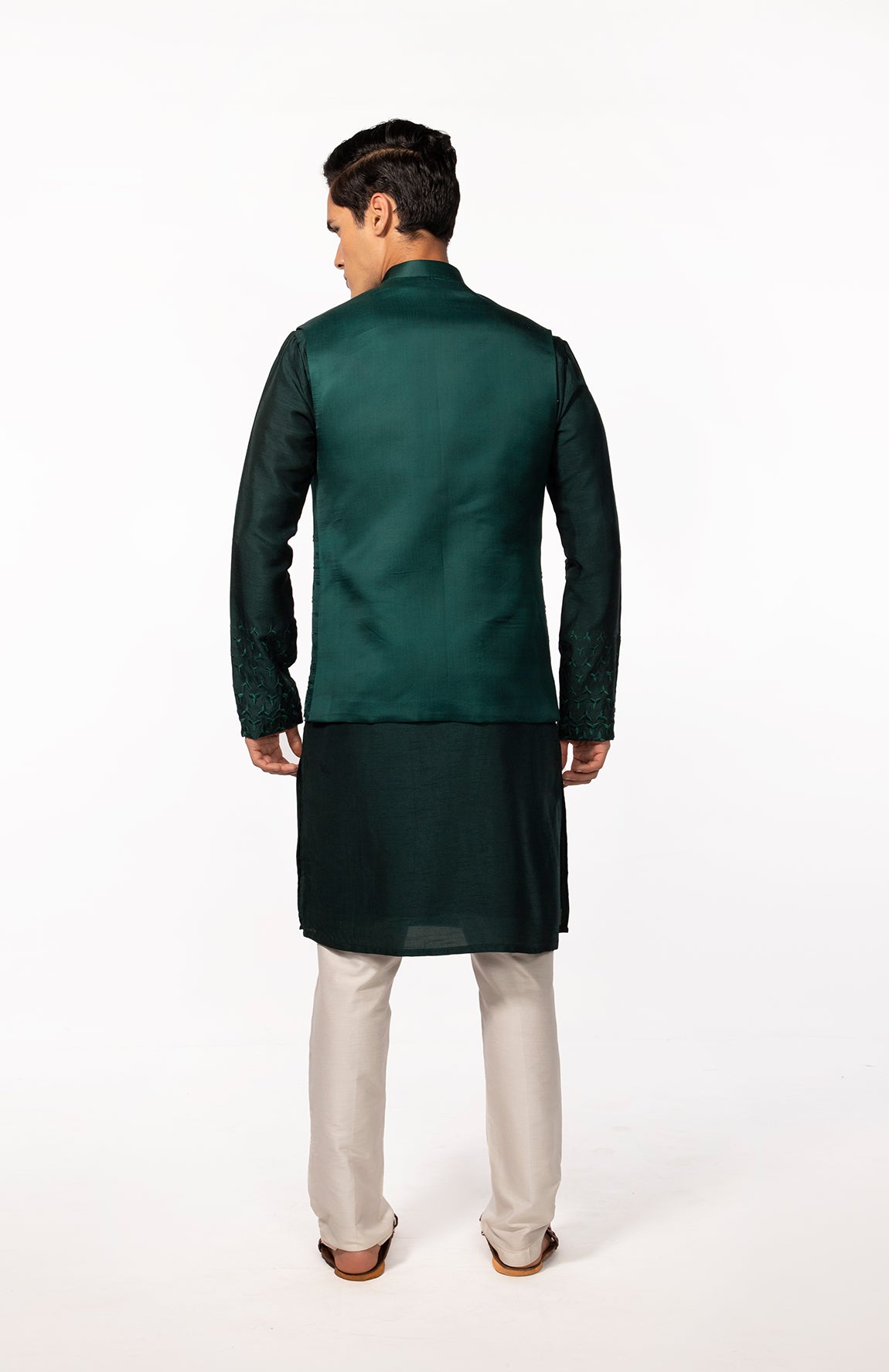 BOTTLE GREEN EMBROIDERED BUNDI WITH BOTTLE GREEN EMBROIDERED KURTA SET