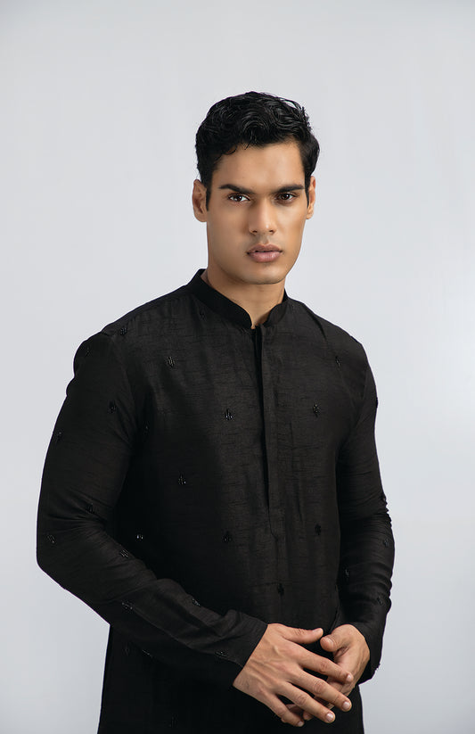BLACK EMBELLISHED KURTA SET