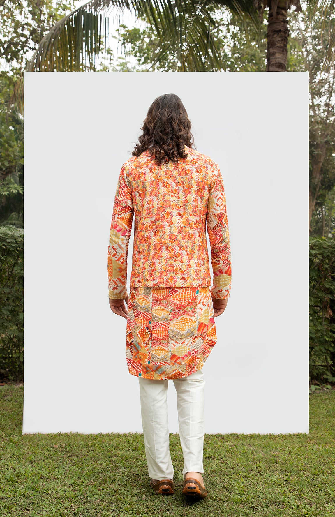 DIAMOND PRINTED MIRROR KURTA SET WITH PRINTED MIRROR BUNDI