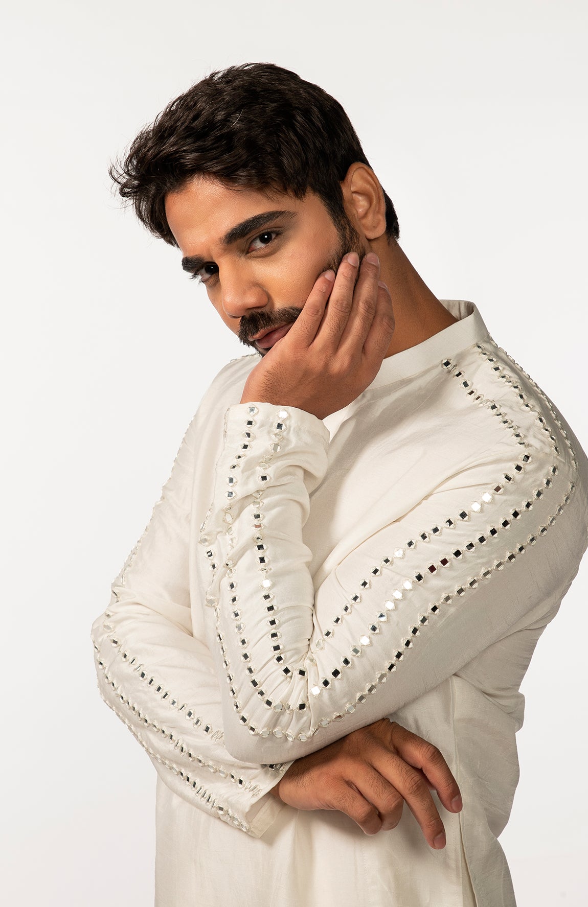 IVORY SLEEVE EMBROIDERED MIRROR KURTA