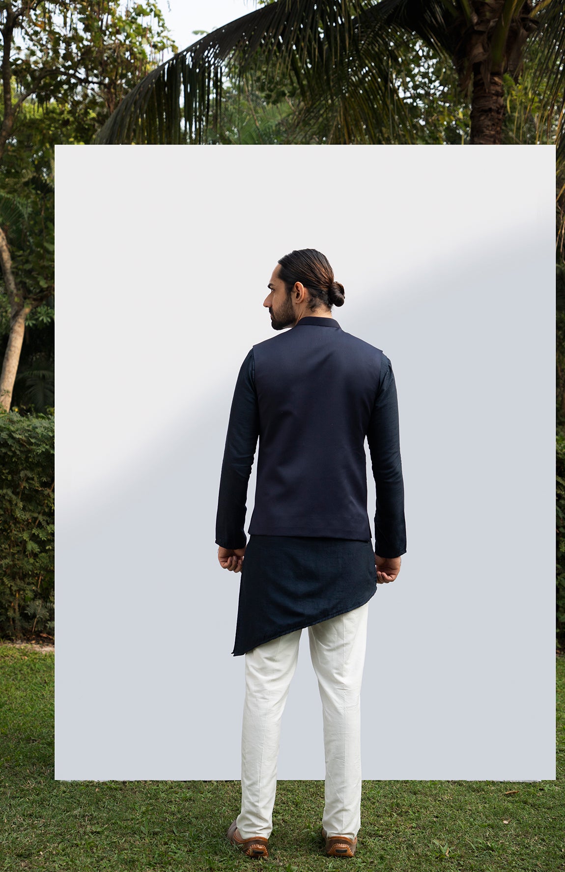 NAVY BLUE EMBELLISHED BUNDI