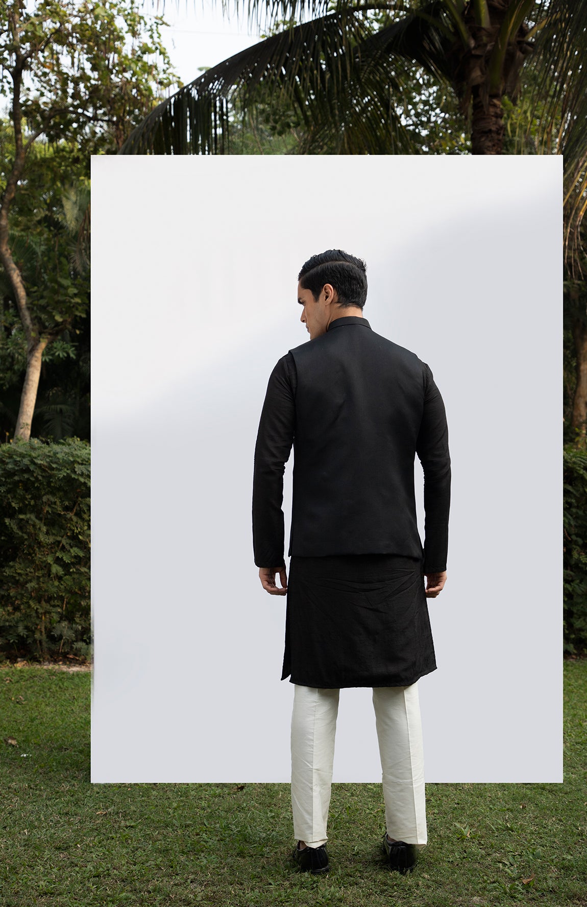 BLACK EMBELLISHED BUNDI