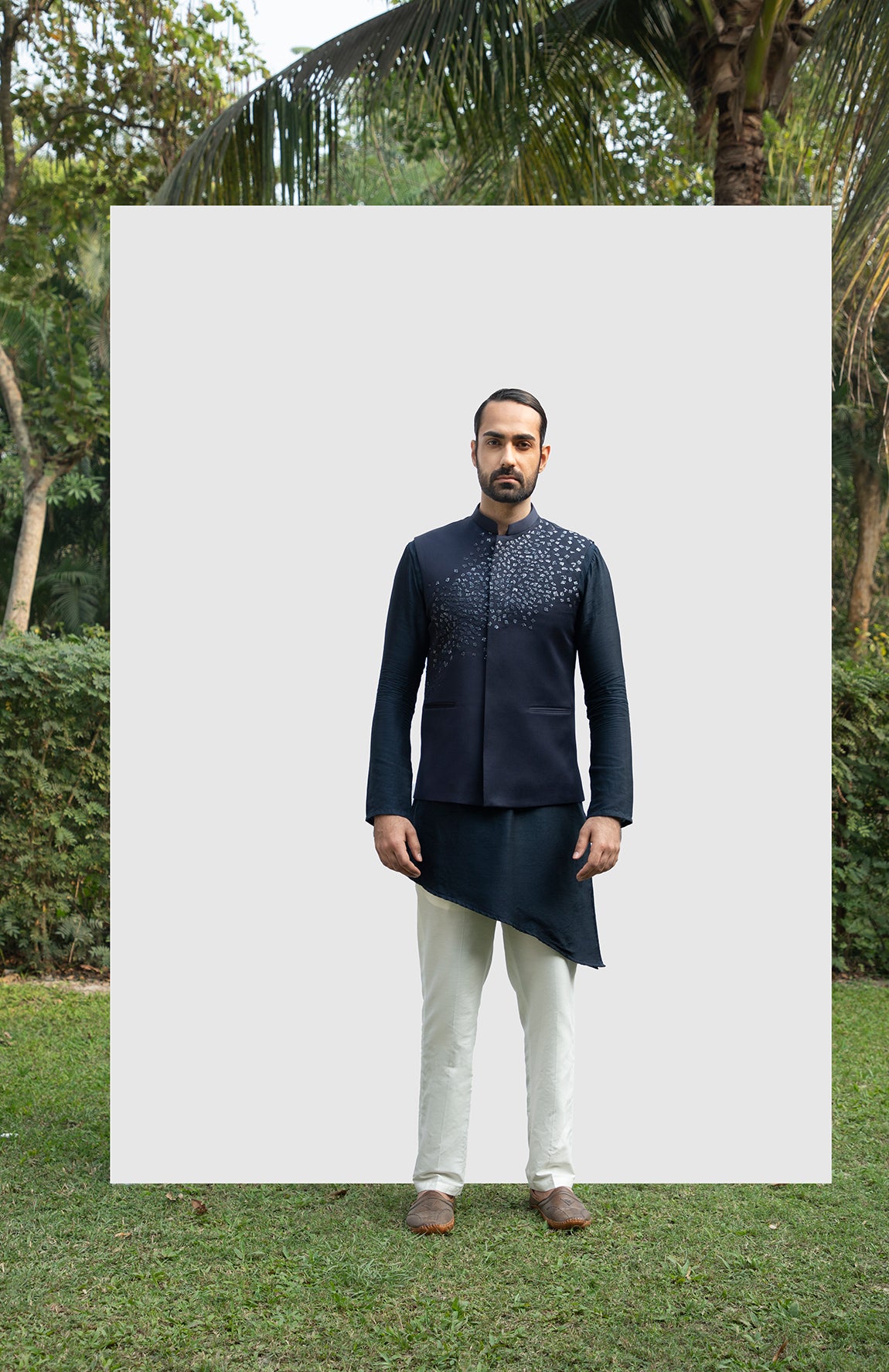 NAVY BLUE EMBELLISHED BUNDI
