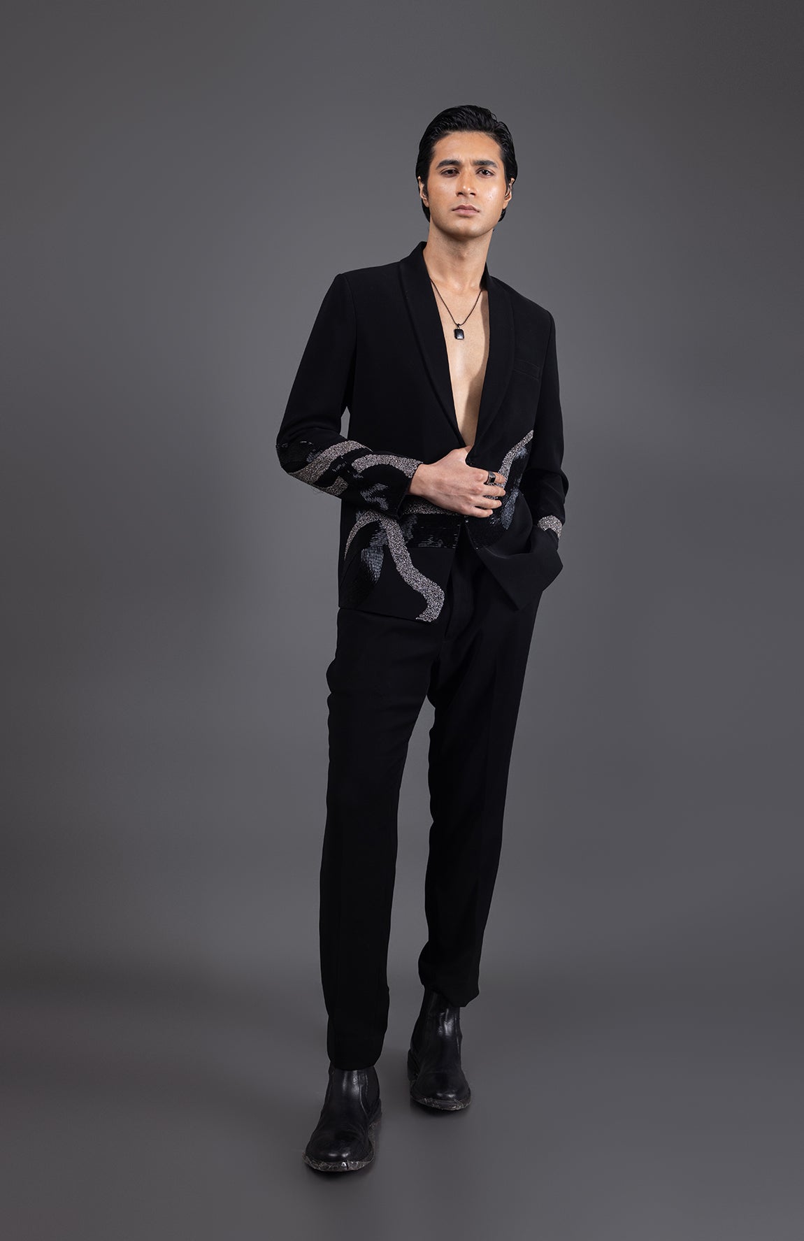 ROOTS TUX