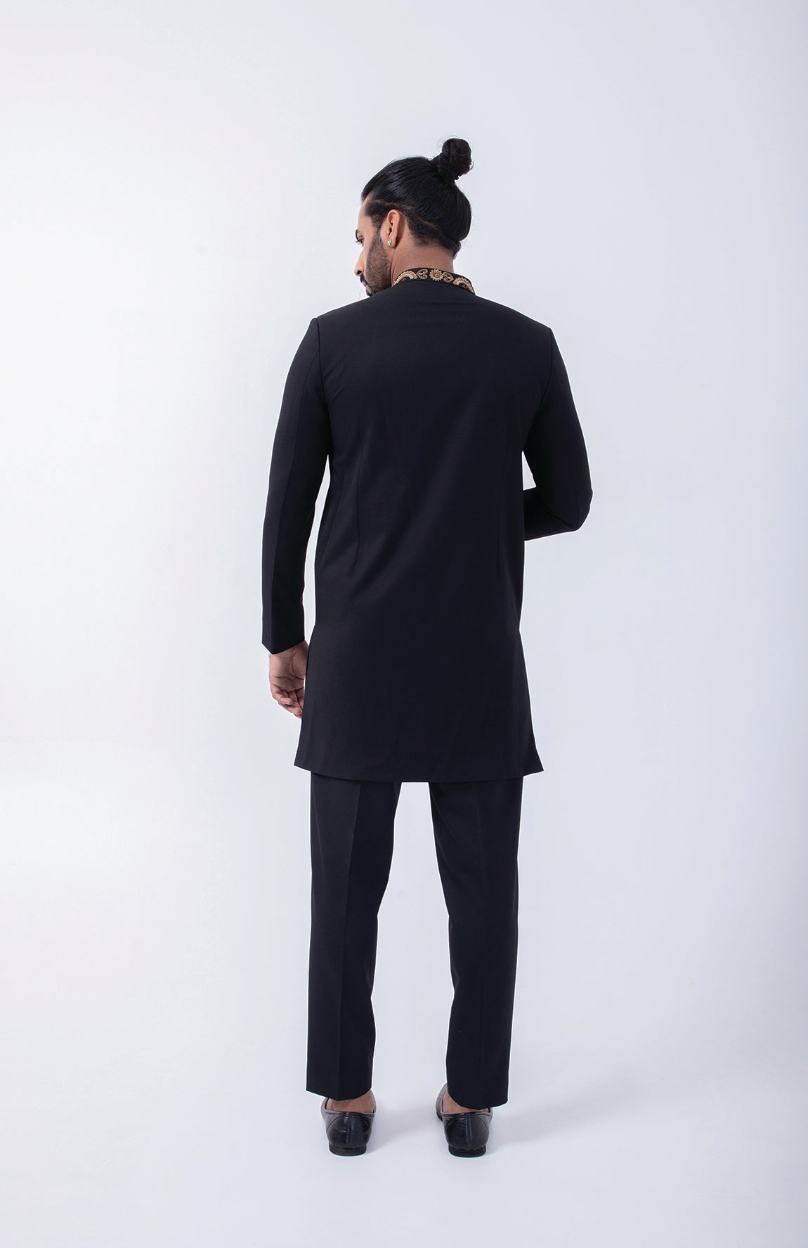 BLACK GOLDEN EMB MOTIF BANDGHALA SET