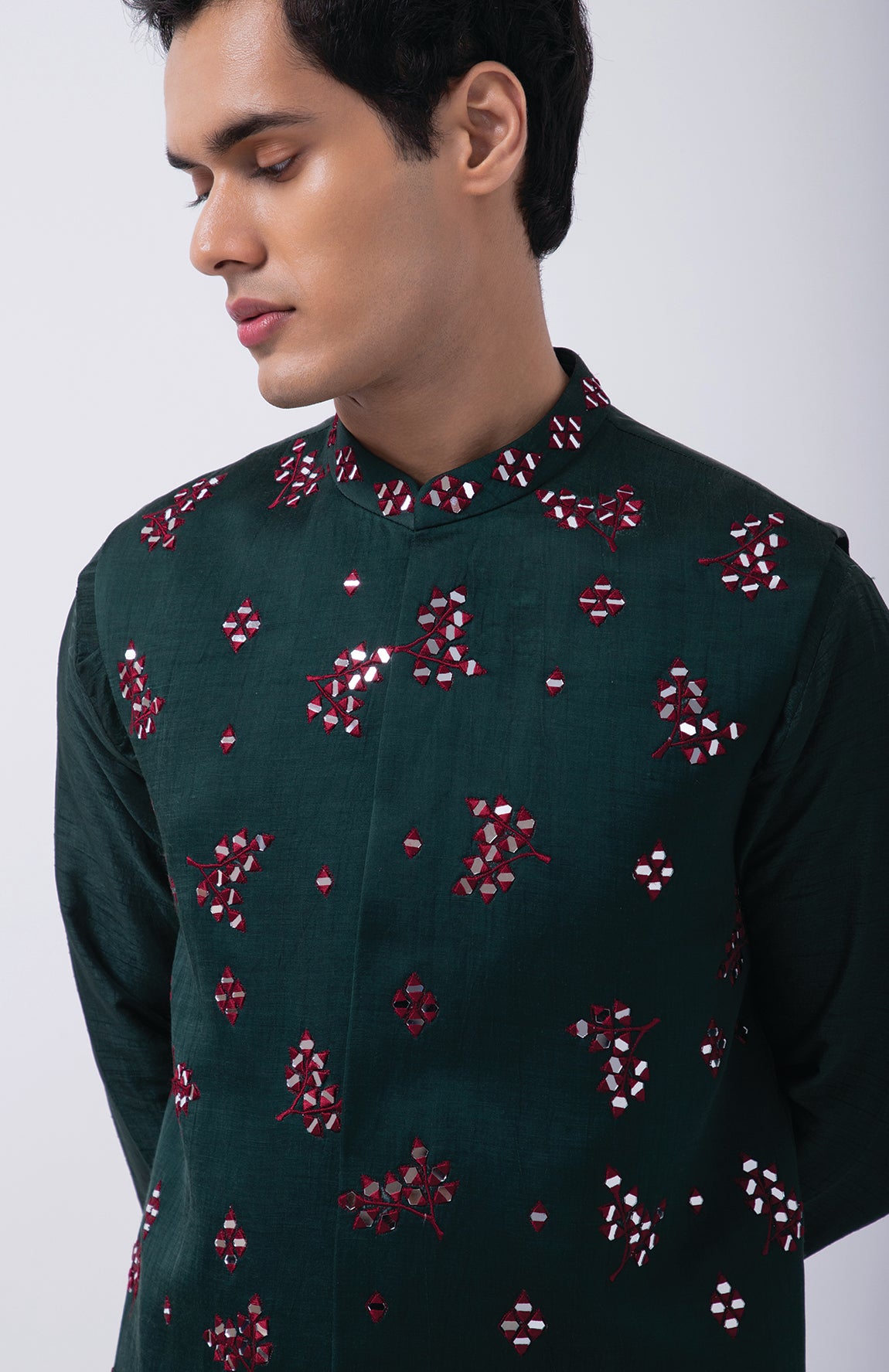 BOTTLE GREEN CONTRAST FLORAL EMB BUNDI