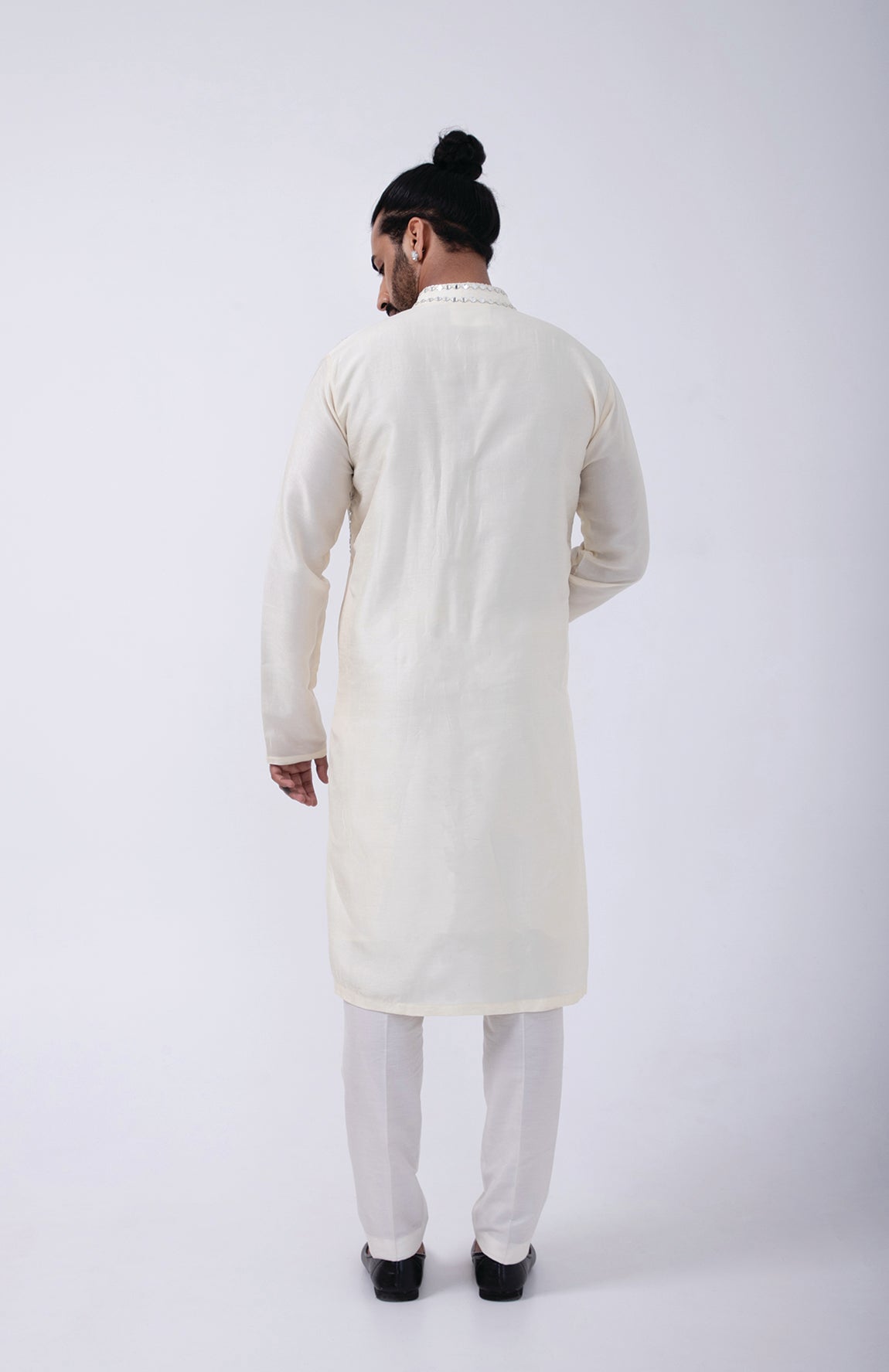 IVORY LEATHER MIRROR DOWN PLACMENT KURTA SET