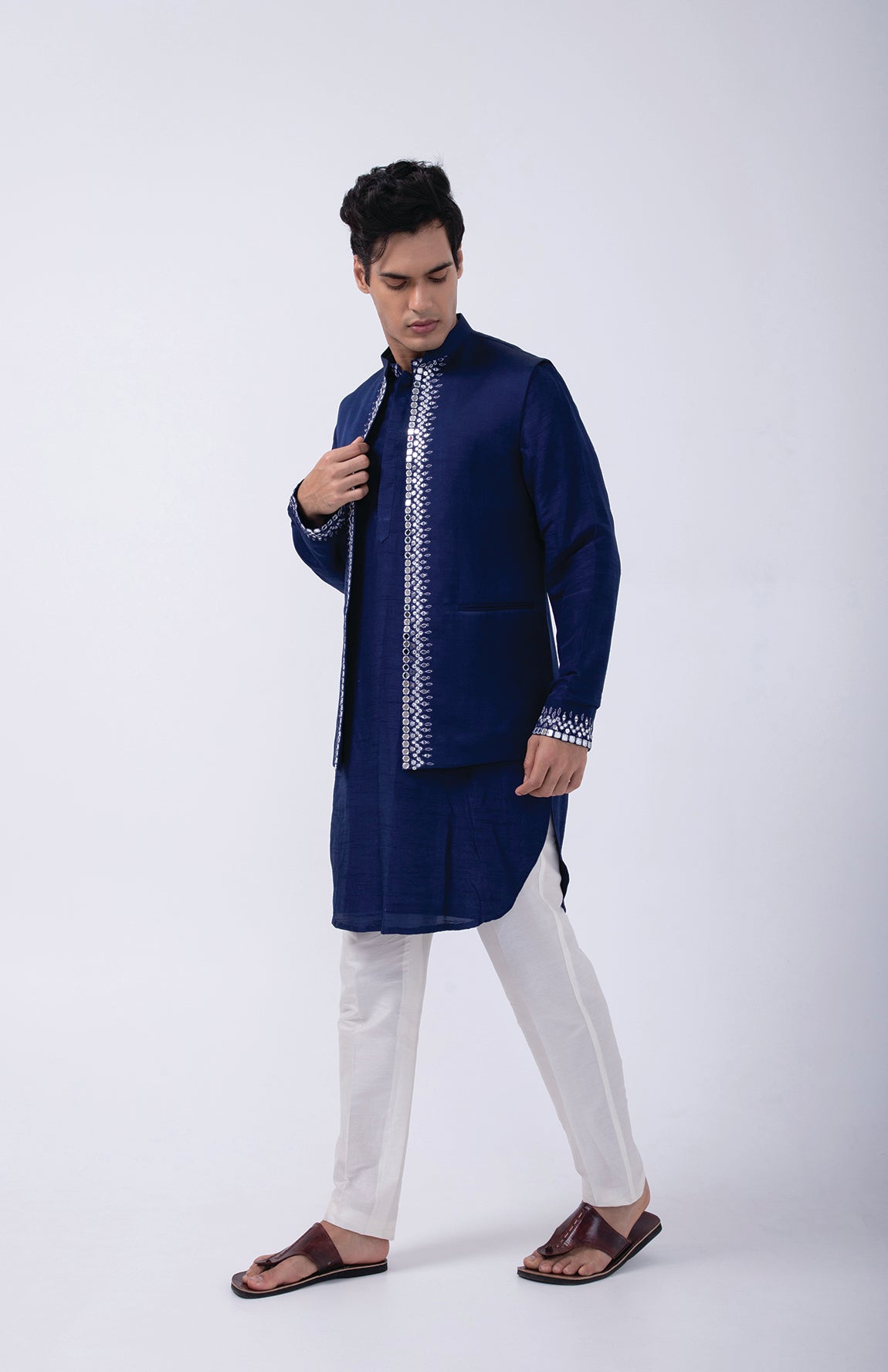 BLUE SILVER HAND EMB OPEN BUNDI