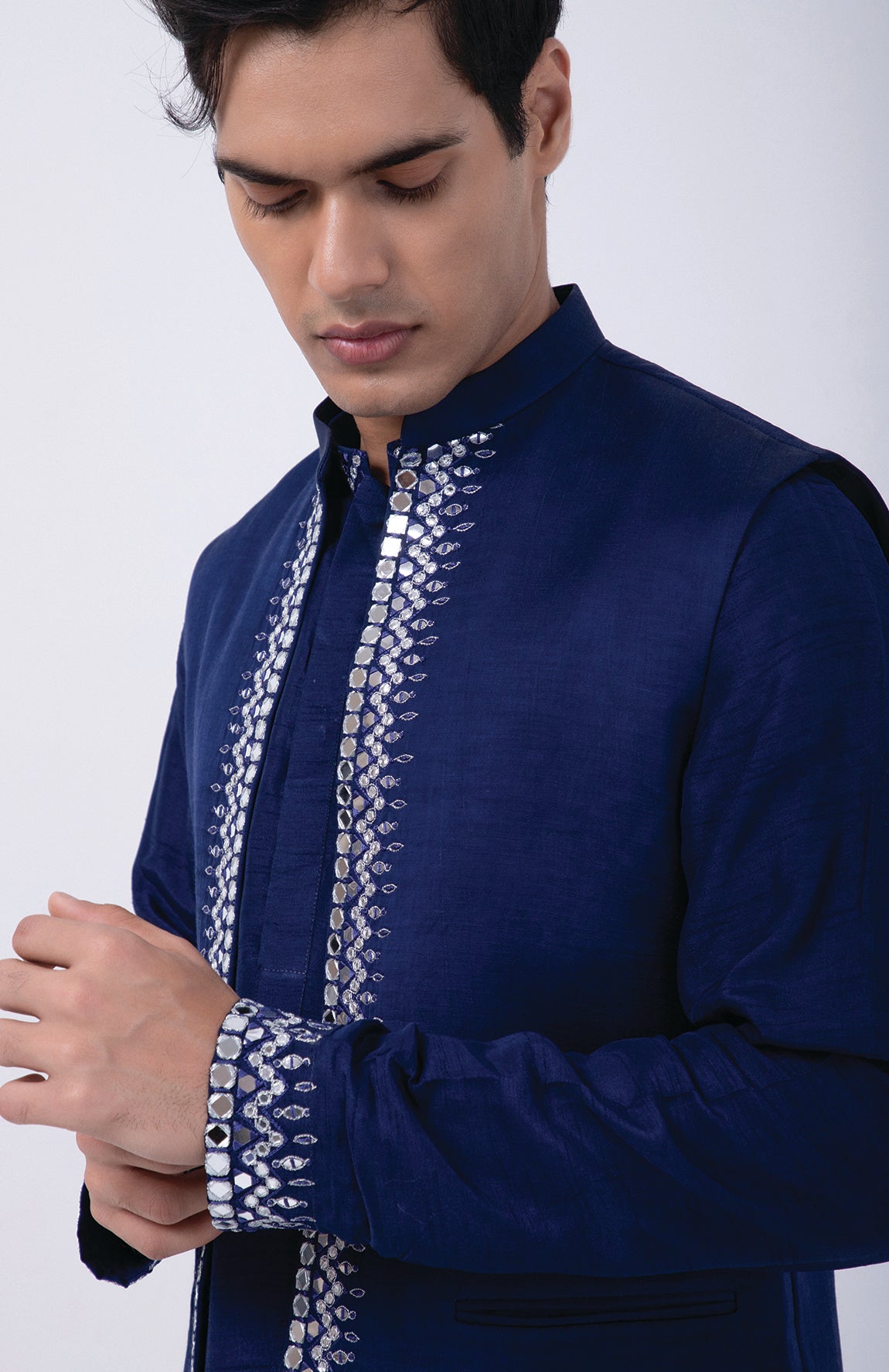 BLUE SILVER HAND EMB OPEN BUNDI