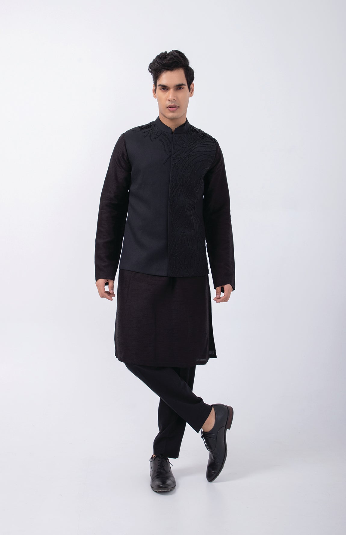 BLACK 3D EMBRIODERED BUNDI