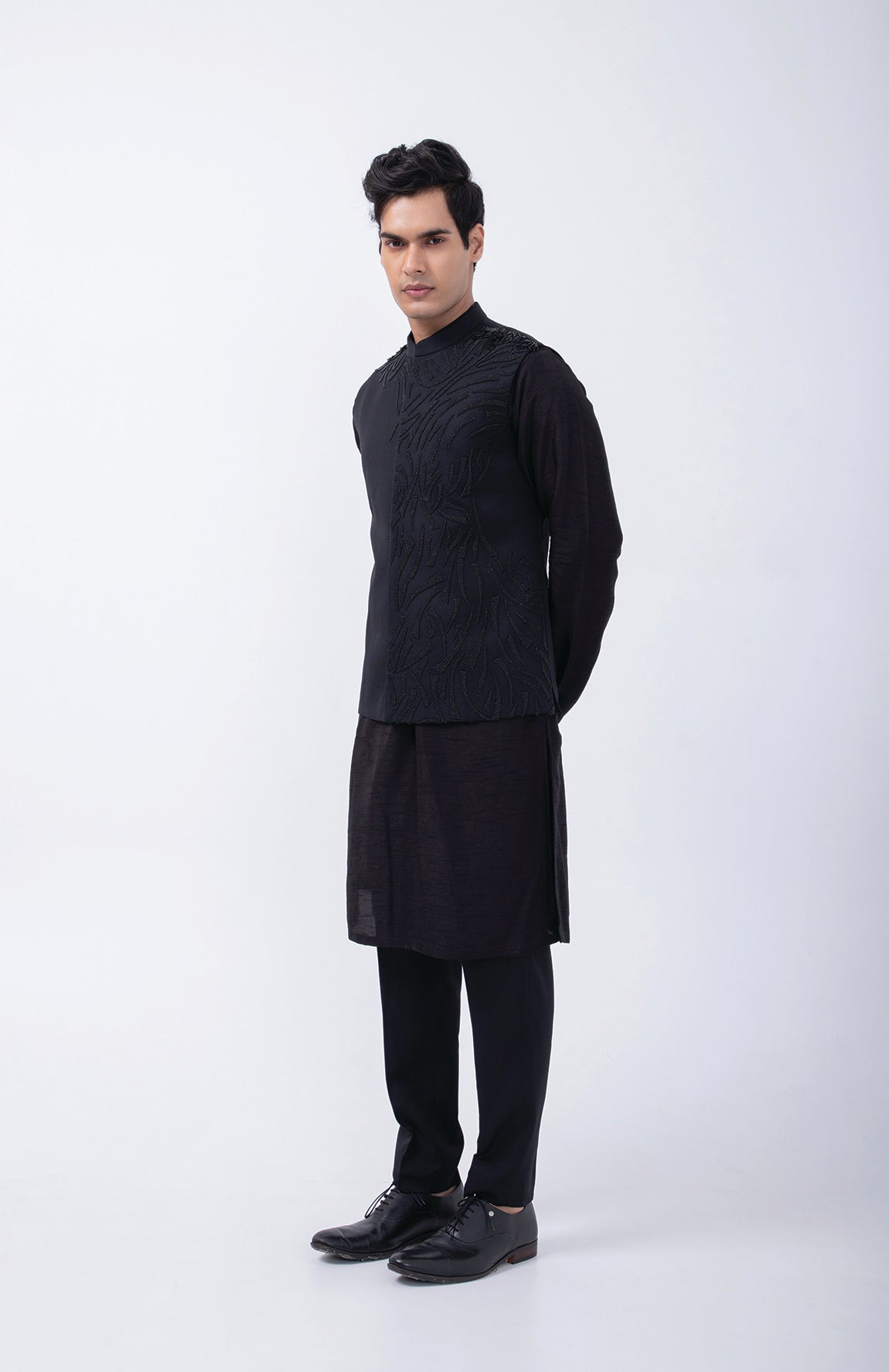 BLACK 3D EMBRIODERED BUNDI